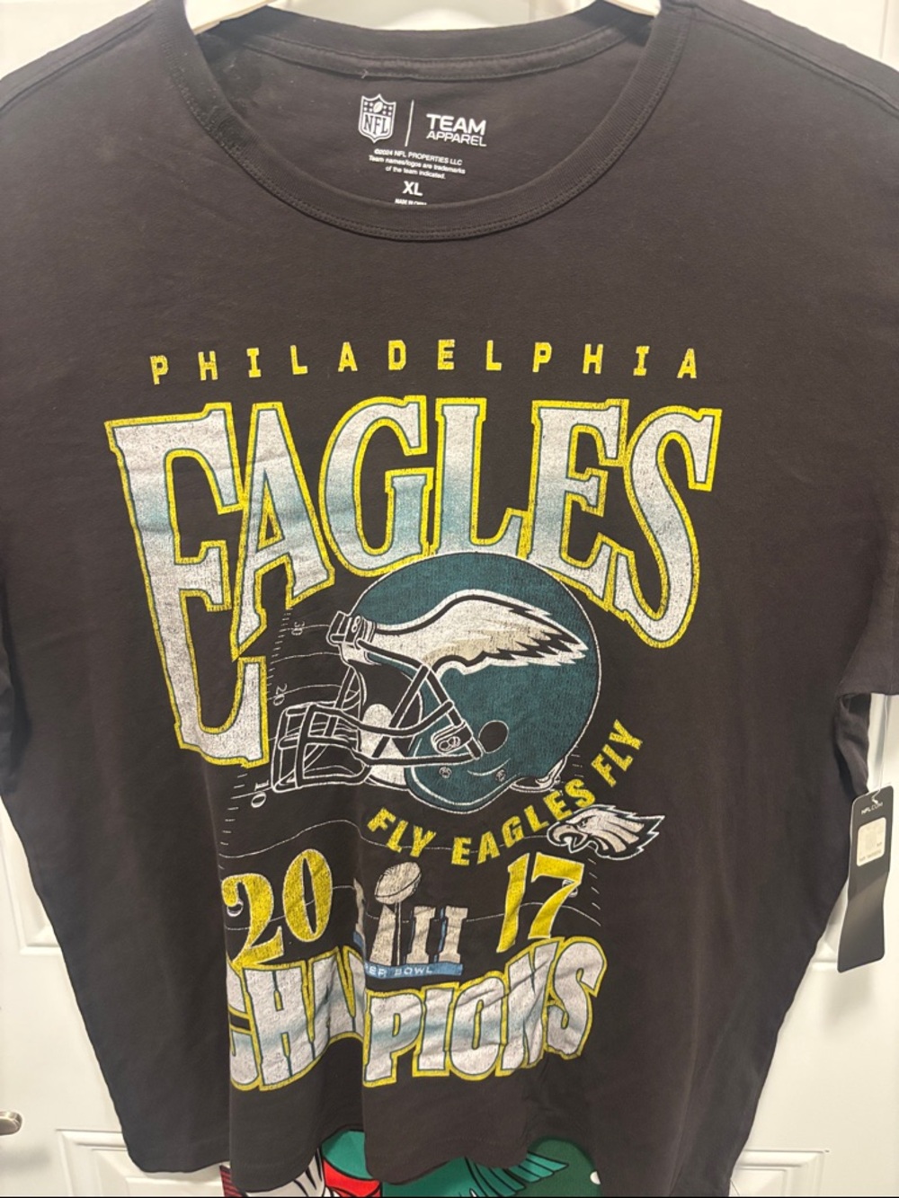 Team Apparel Black Philadelphia Eagles 2017 Champions Graphic Tee - Picture 3 of 8